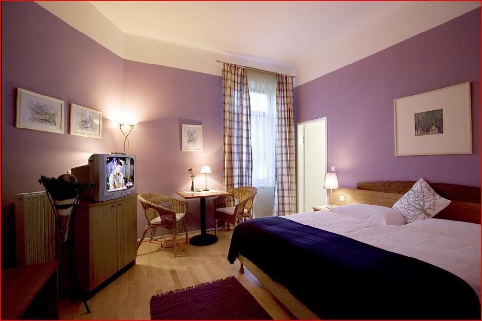 Hotel Garni - Gasthof Pillgrab Sankt Valentin Phòng bức ảnh